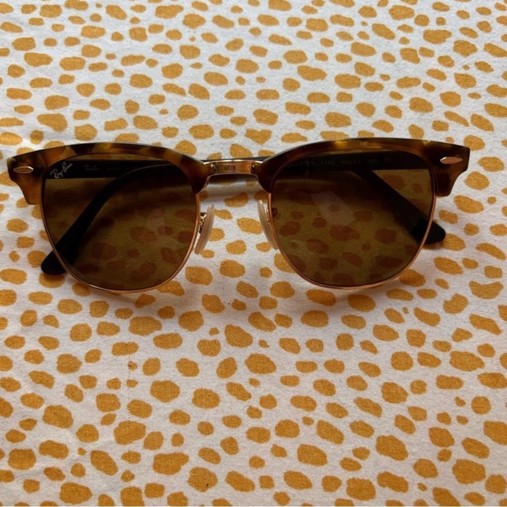 Ray-Ban Clubmaster Fleck Sunglasses with case